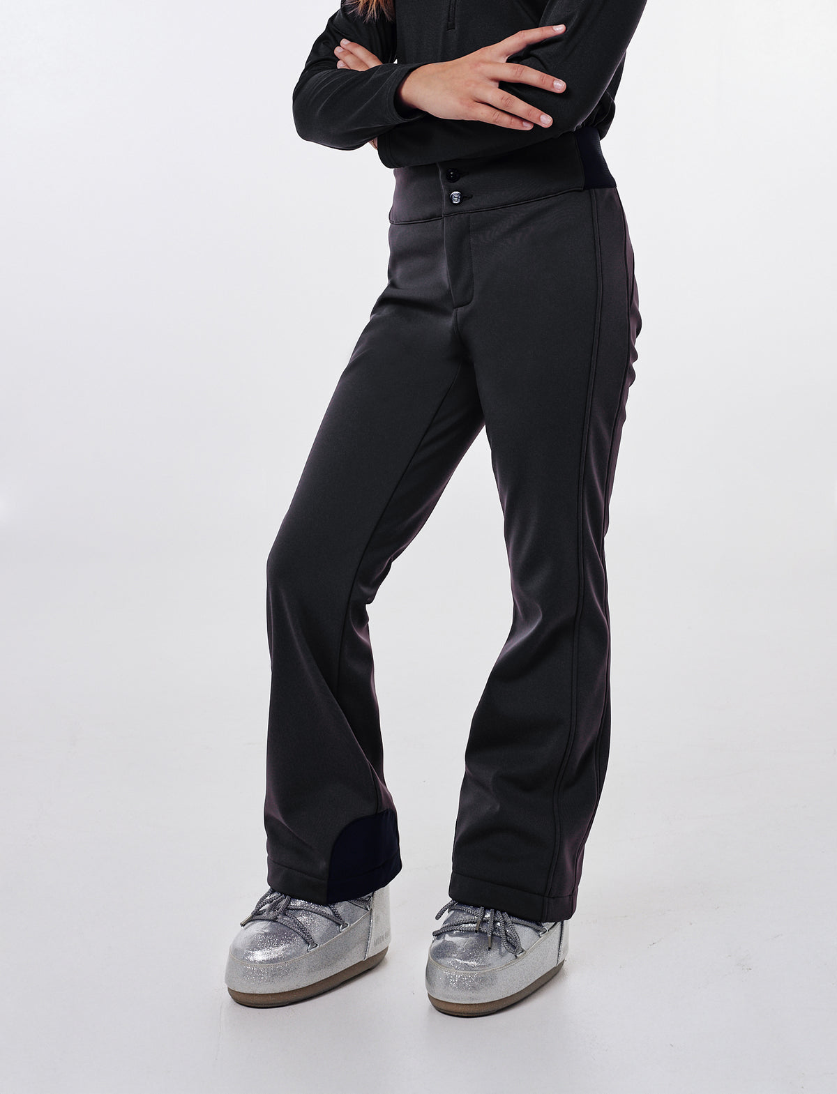 Josephine Skibroek | Black