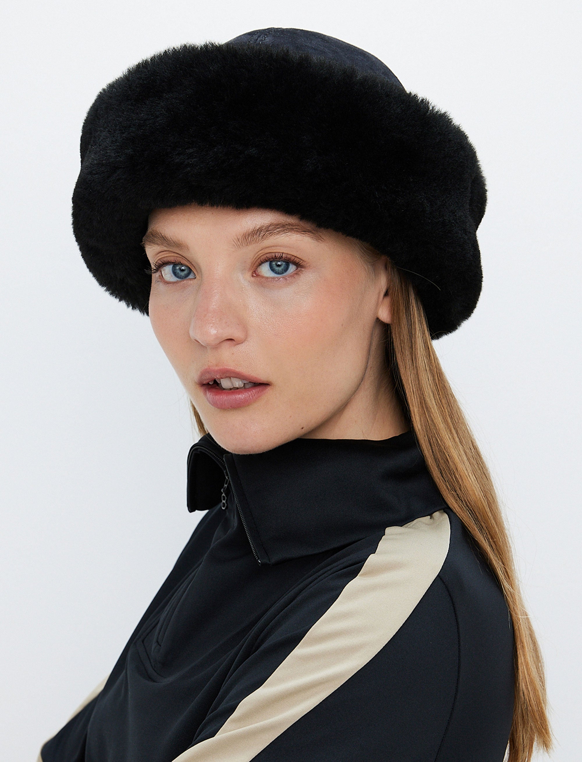 Lola Shearling Hat - Black