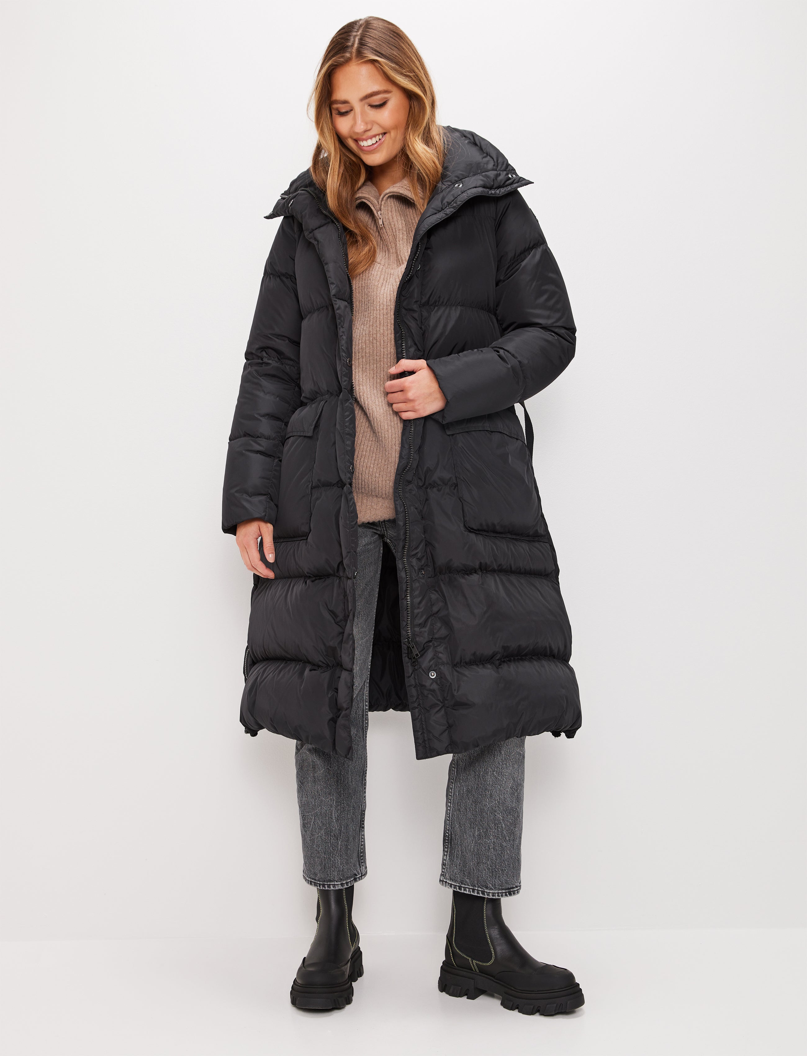 Noomi W Down Coat - Black