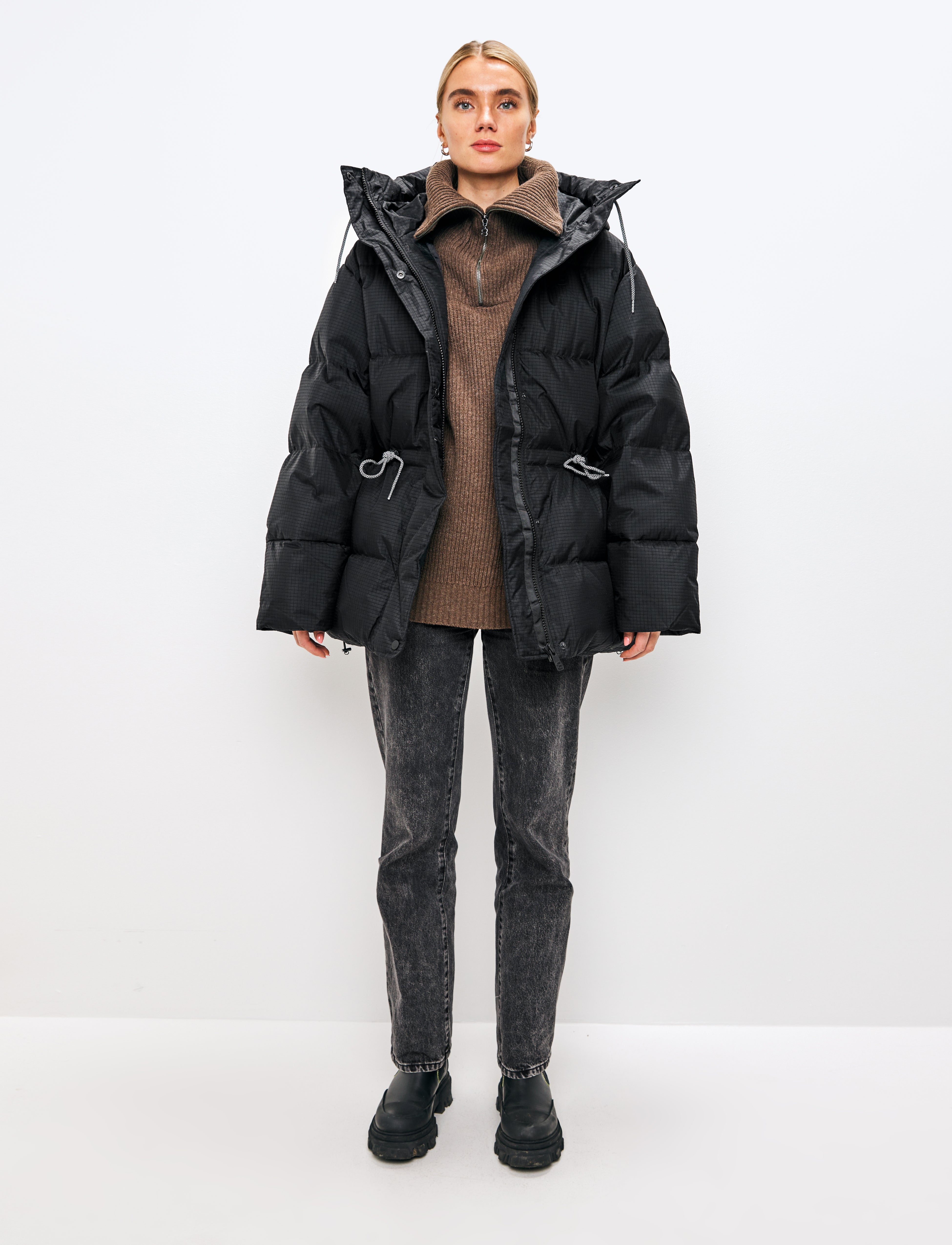 Asama W Down Jacket - Black
